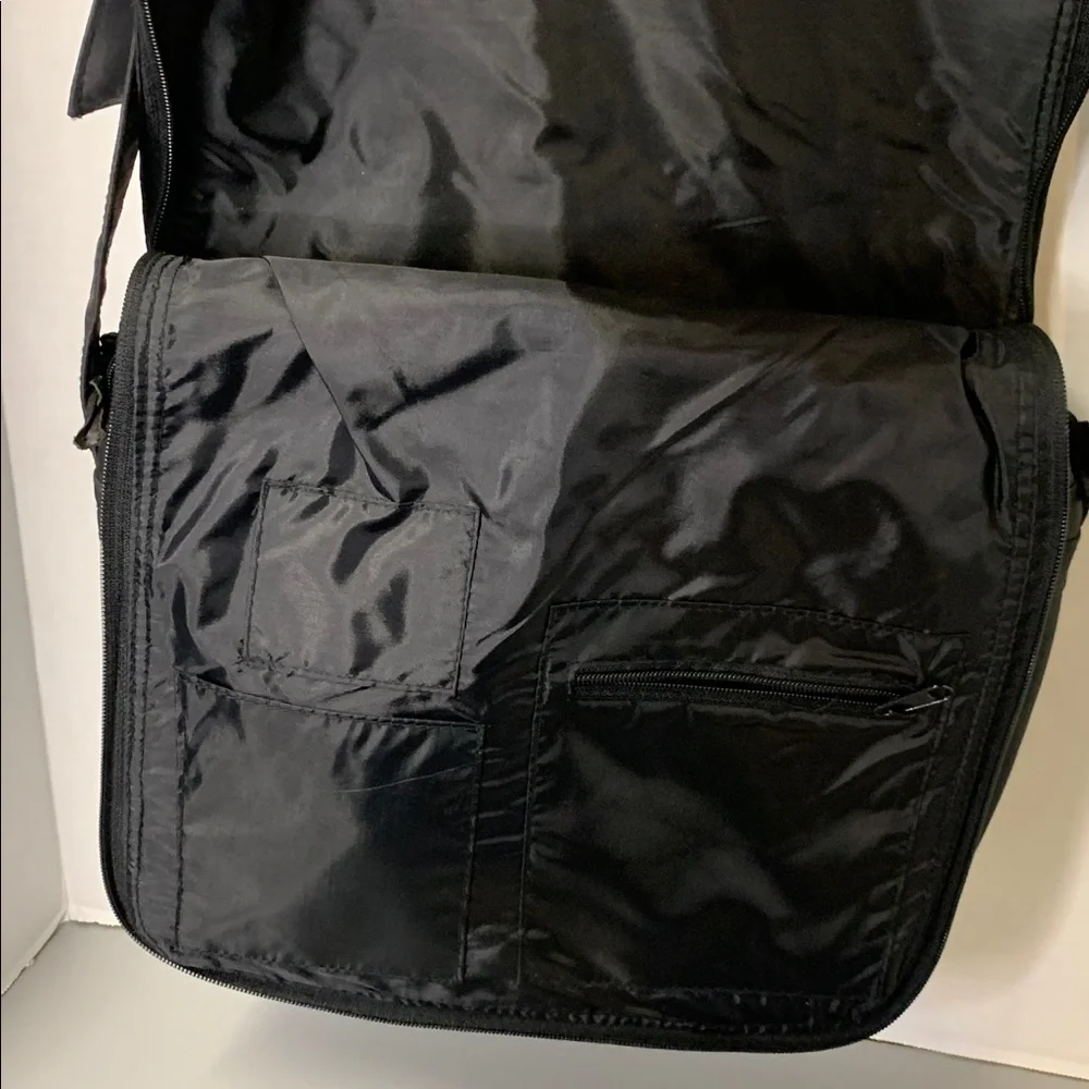 NEW YORK STYLE Classic Messenger Bag